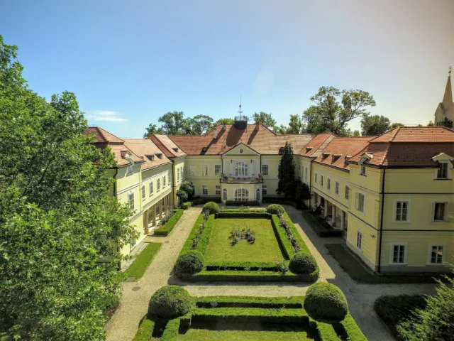 Szidónia Kastélyszálloda kép 0