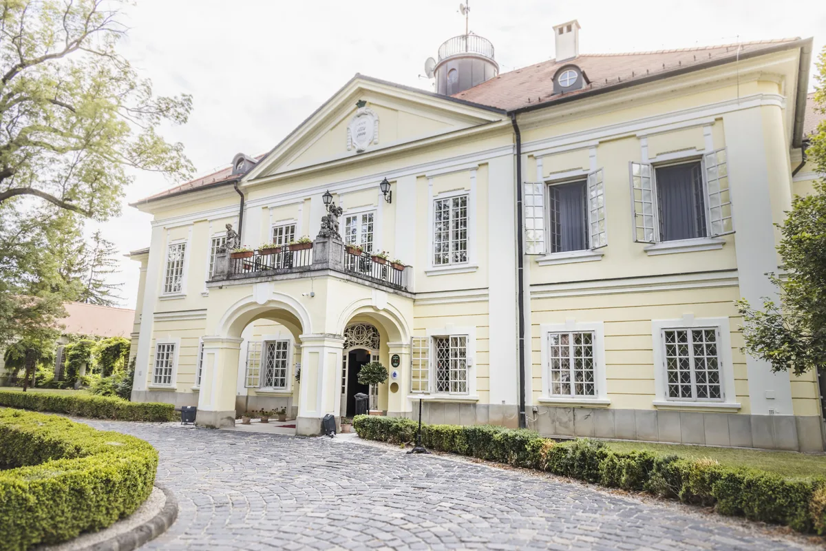 Szidónia Kastélyszálloda - 0