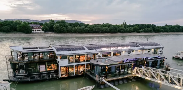 Vogue Boat Restaurant