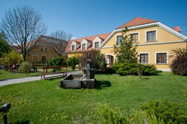 Gastland MO Hotel, Étterem és Konferencia Központ kép 0