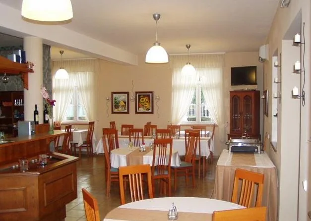 Hotel Platán - 4