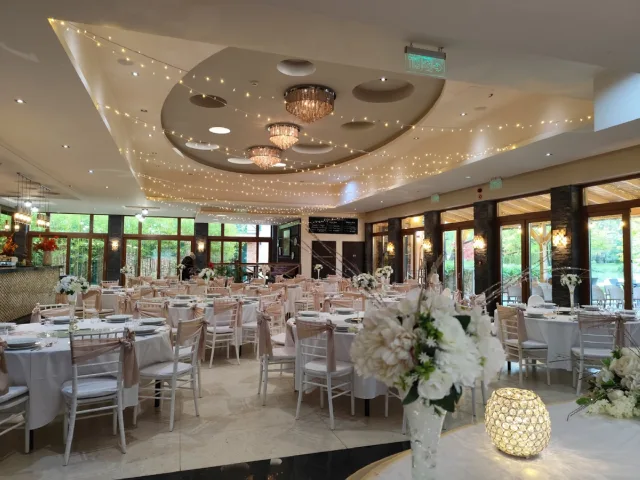 Duna Garden Étterem & Hotel kép 2