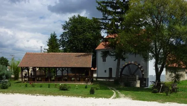 Csizmadia Vízimalom és Malomkő Fogadó, Nemeshany kép 1