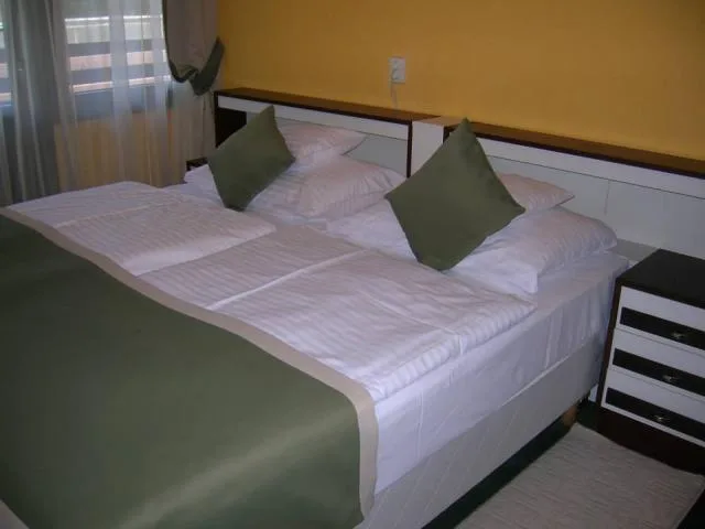 Hotel *** Jogar kép 0