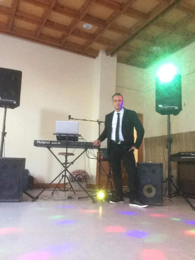 “Türk Music Production” Türk Attila “Dj Fu-sher” Zenész & Esküvői Dj. egyszemélyben kép 1