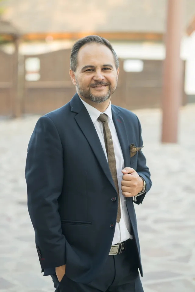 Böszörményi Kovács Zsolt angol-magyar ceremóniamester, szertartásvezető