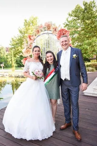 Harsányi Viktória, A szertartásvezetőtök kép 2