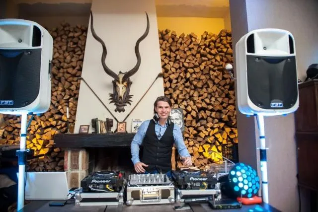 Esküvői Dj-Egyedi igényű felejthetetlen esküvői zene kép 0