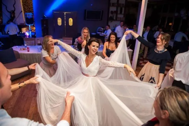 Esküvői Dj-Egyedi igényű felejthetetlen esküvői zene kép 1