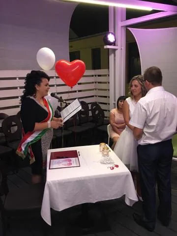 Szegedi Veronika okleveles szertartásvezető - 3