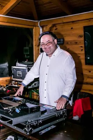 Dj. Árpy Esküvői és Party Dj. Bérlés - 1