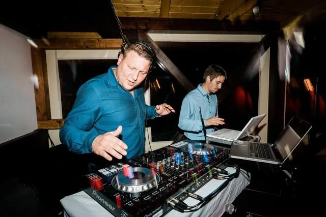 DJ Forster kép 1