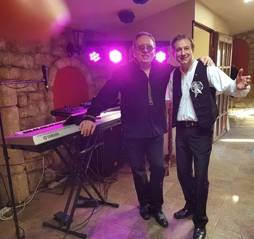 "Anton" Laci zenész, és DJ - 3