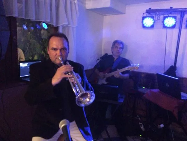 Free Party Band - 2
