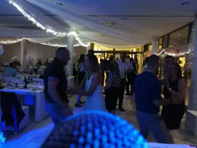 A TONiC Együttes-Exkluzív esküvői és partyzenekar kép 0