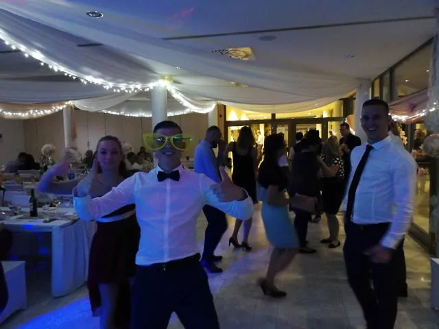 A TONiC Együttes-Exkluzív esküvői és partyzenekar kép 1
