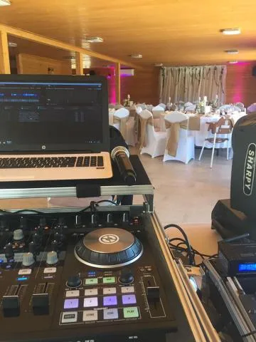 Juhász Barnabás Weddingsong.hu -Esküvő és Rendezvény Dj - 5