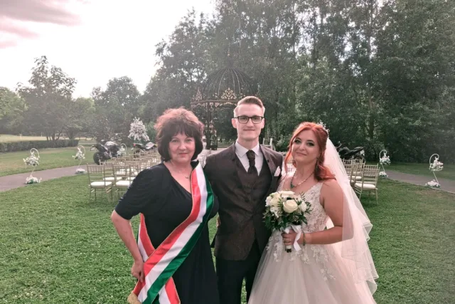 Kövesdi Anikó szertartásvezető és koordinátor kép 1