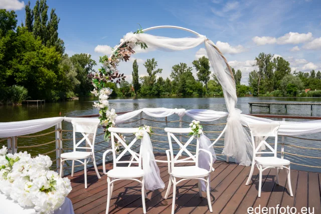 Éden Lounge Étterem és Panzió
