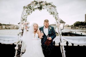 White Wreath Wedding Esküvőfotó