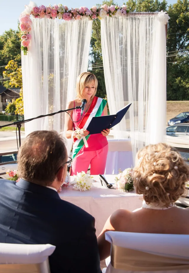 Szabó Szilvia szertartásvezető kép 0