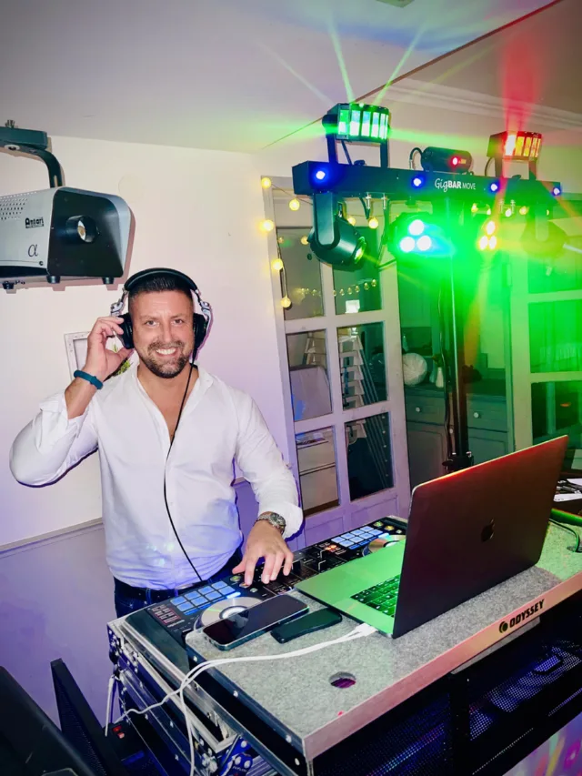 Sági András - Esküvő és Party DJ - 1