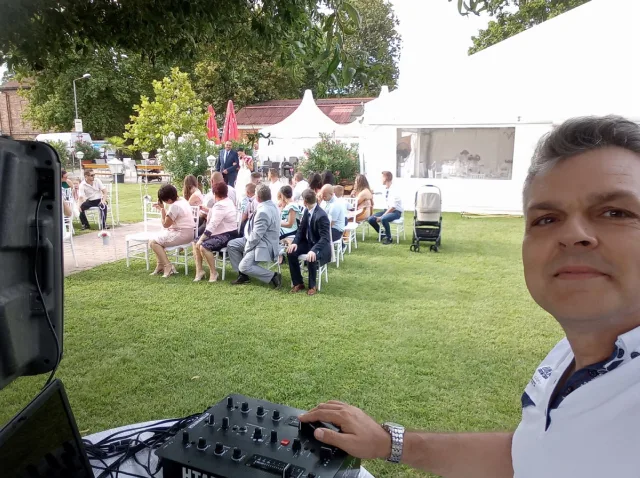 Dj Harmath Esküvő DJ (és Ceremóniamester)