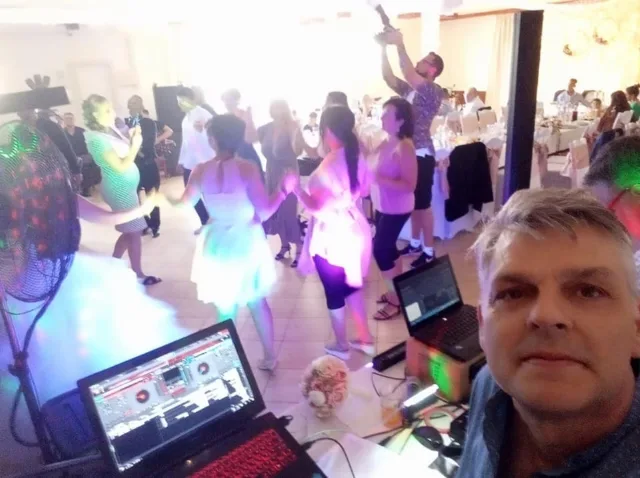 Dj Harmath Esküvő DJ (és Ceremóniamester) - 1