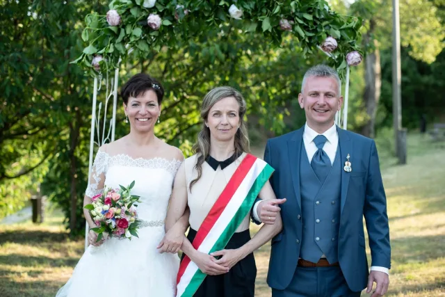 Mártonné Beke Éva szertartásvezető és ceremóniamester kép 0