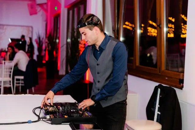 Dj Olli - Esküvő és Rendezvény Dj - 4