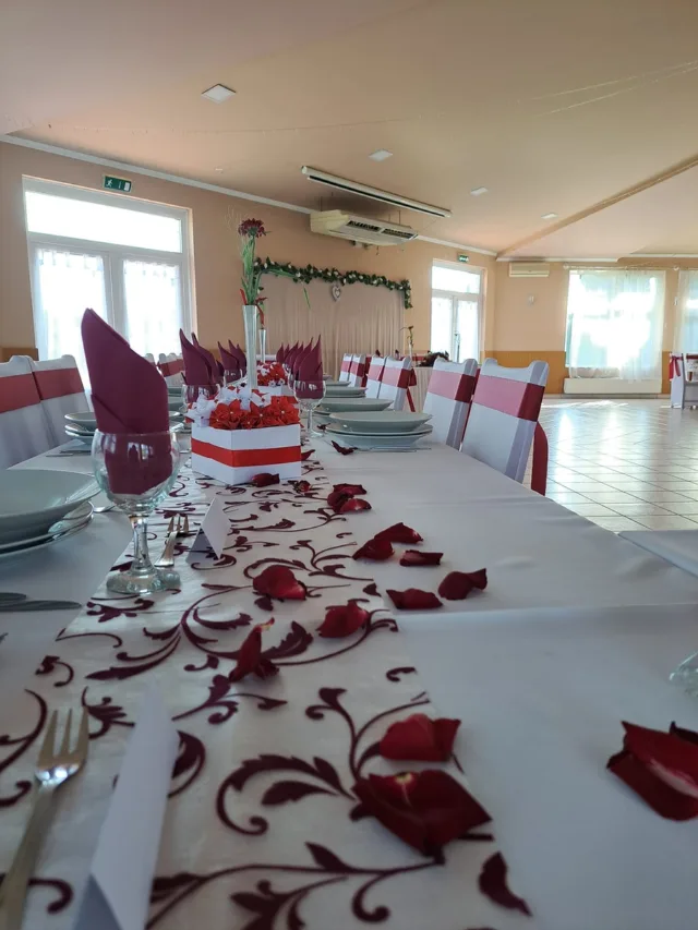 Castello Étterem és Rendezvényház kép 1