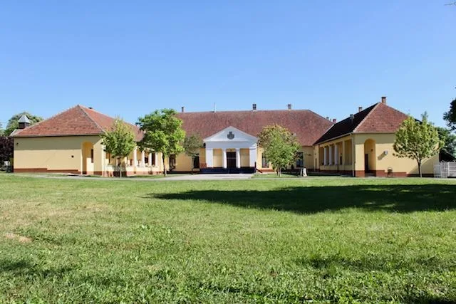Tahy-kastély esküvő és rendezvényhelyszín