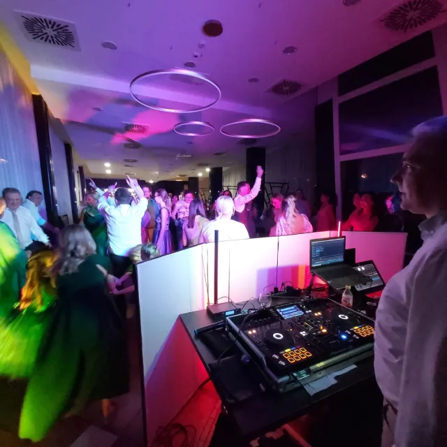 Ferenczi Tamás Ceremóniamester, Rendezvény és esküvő dj - 5