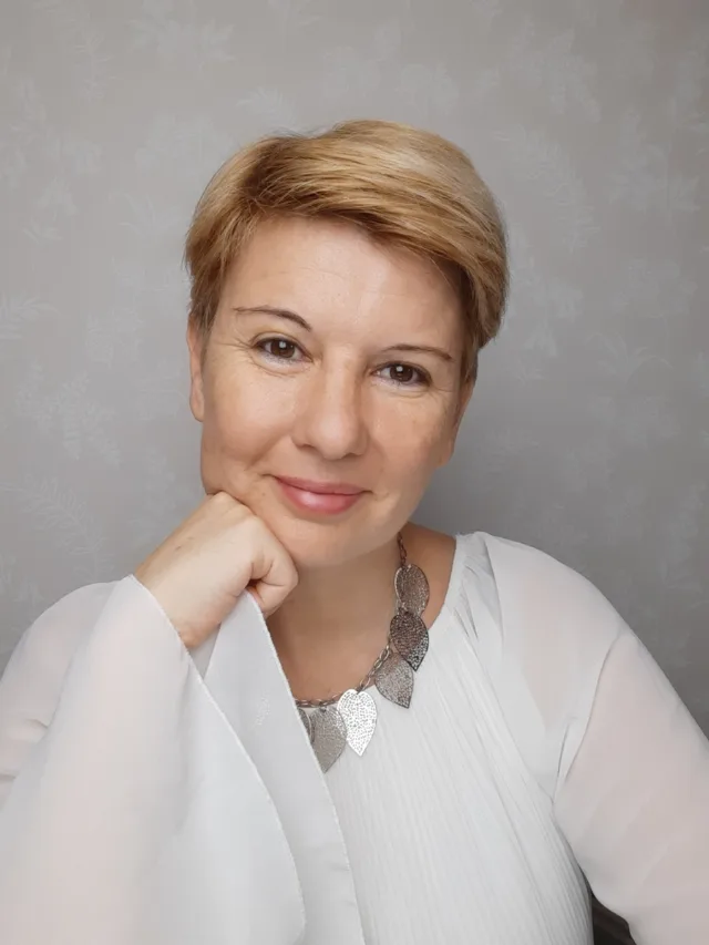 Tóth Árpádné Barbara - Szertartásvezető - 2