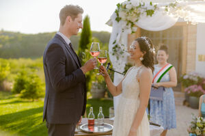 Varga Silvie szertartásvezető és esküvőszervező